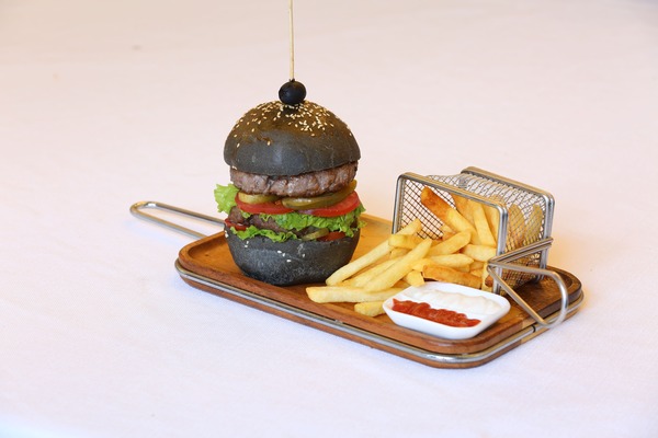 Double Burger (Qara Çörəkdə)
